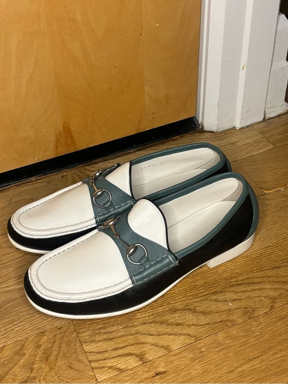 Gucci Men’s Size 11 White, Teal and Black Leather Horsebit Slip-On Loafers